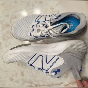 New balance tennis shoes